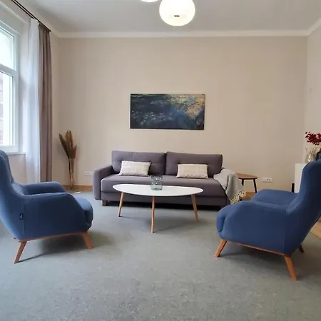 Yes Apartment, Center 아파트 *