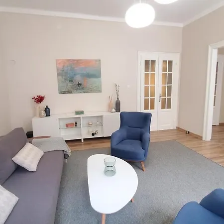 Apartman Yes Apartment, Center