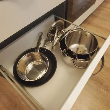 Yes Apartment, Center 아파트 *