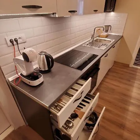 Yes Apartment, Center