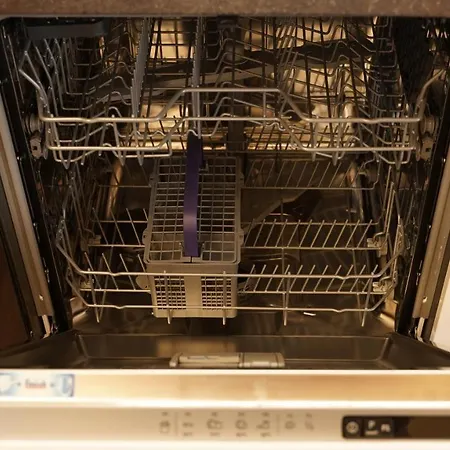 Yes Apartment, Center *